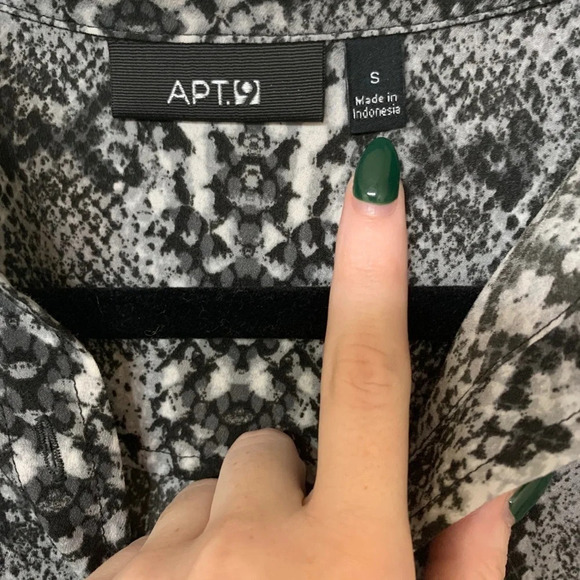 Apt. 9 Snakeskin Button-Down - Picture 5 of 6